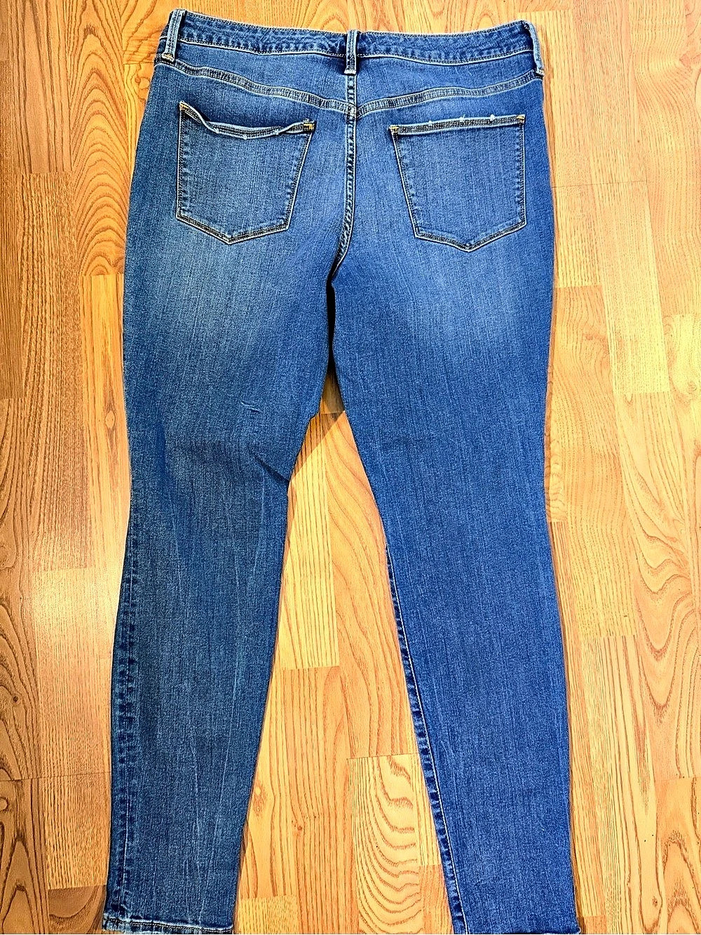 Universal Thread Mid Rise Jeans Blue 14W - Picture 4 of 6